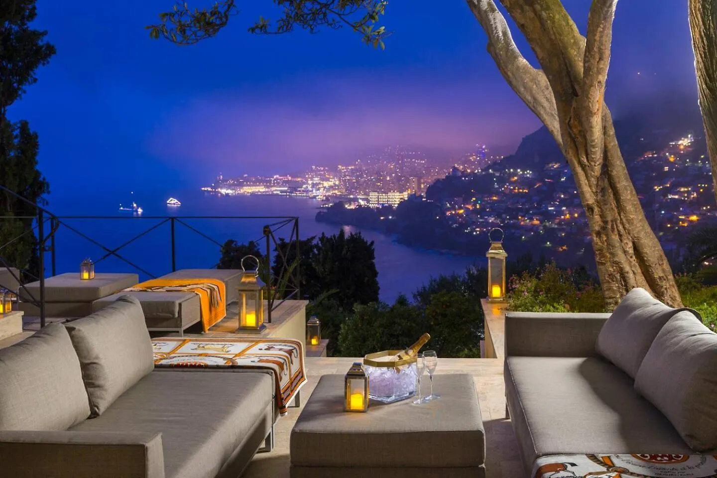 Luxurious Villa Overlooking Monaco Roquebrune-Cap-Martin
